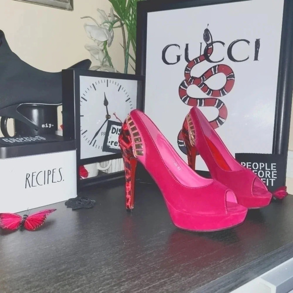 Pink suede platform red bottom pumps - Picture 1 of 8